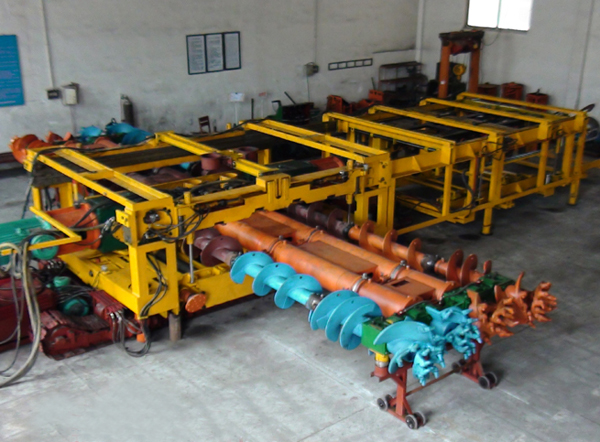 自動對接螺旋鉆進(jìn)式采煤機(jī)